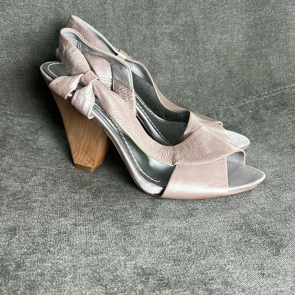 Nine West Heals Size 7